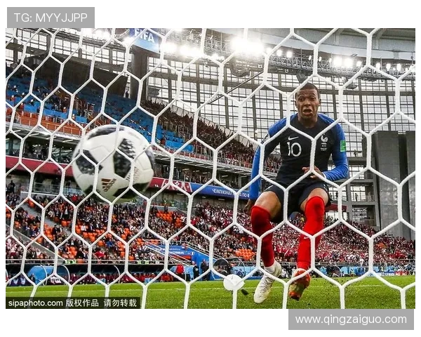 威少强势突破送妙传 尤班克斯精彩空接暴扣强势点燃全场激情瞬间